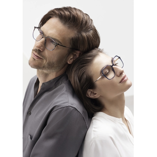 Homme et femme portant des lunettes CHARMANT Japanese Made