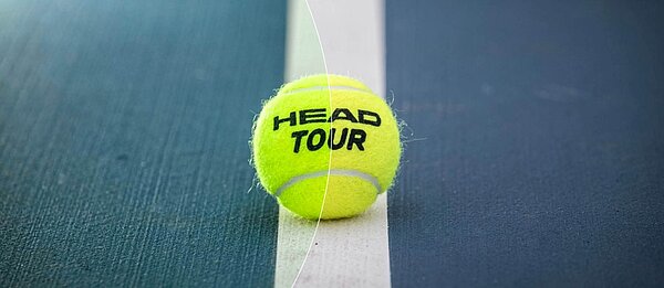 HEAD Tour-tennisbal met Colorboost™-lenseffect om het verbeterde kleurcontrast en de verbeterde visuele waarneming op de baan te demonstreren.