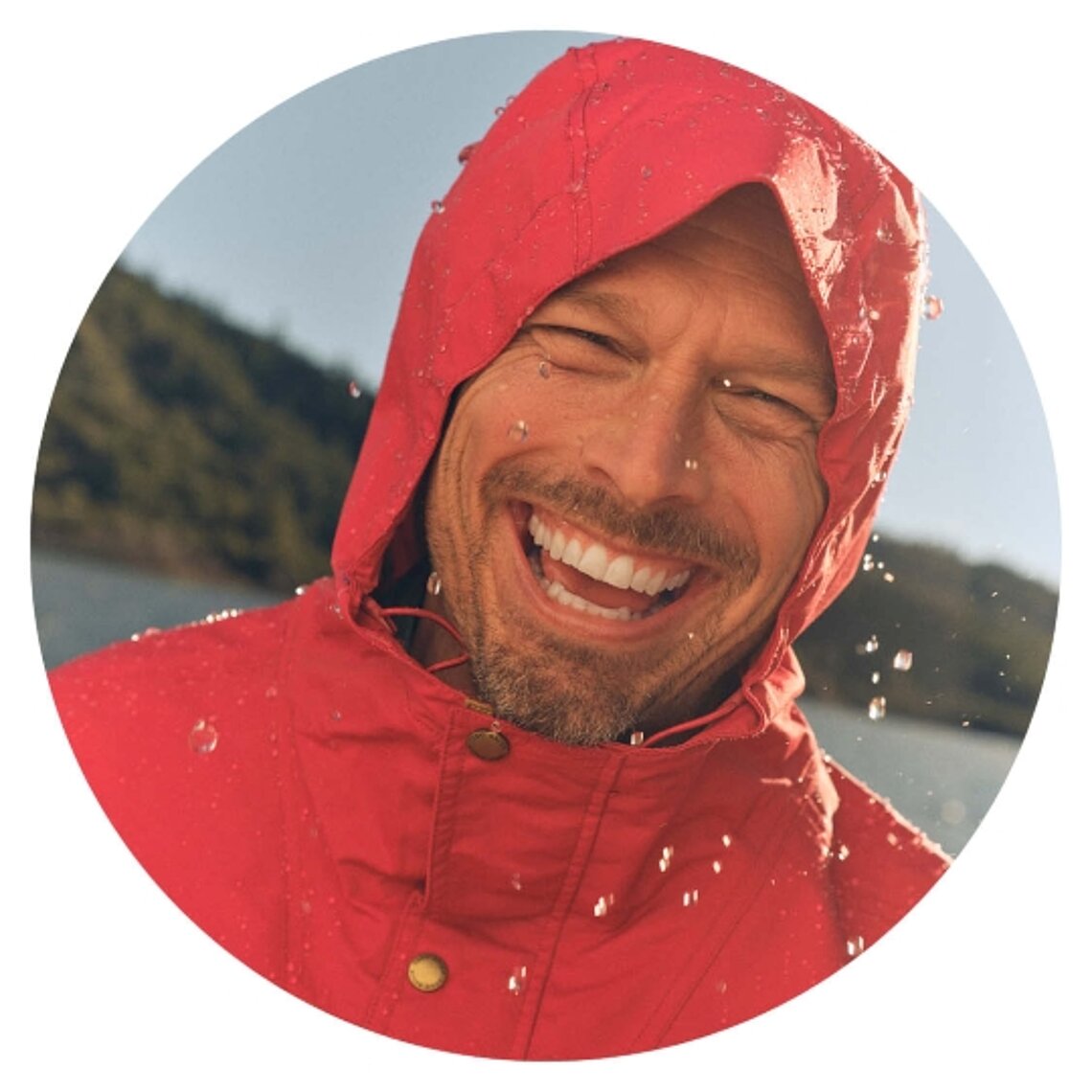 Man wearing Eddie Bauer in outdoor performance setting